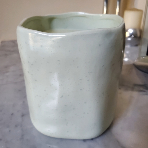 Anthropologie Night Gardenia Two Wick  Large Candle - Picture 3 of 6